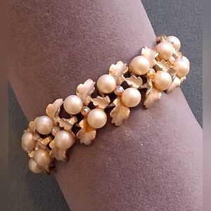 BSK Faux Pearl Bracelet